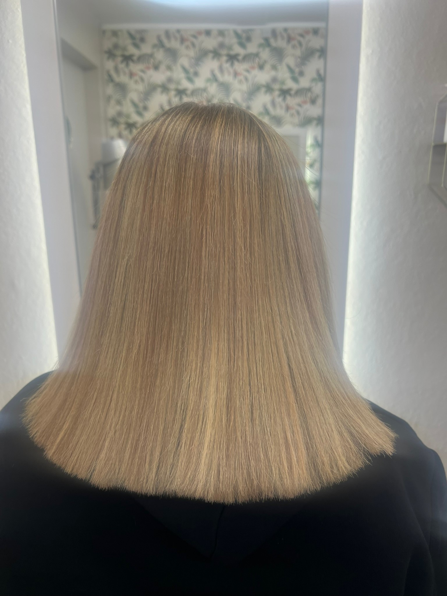 Bright highlights and root smudge