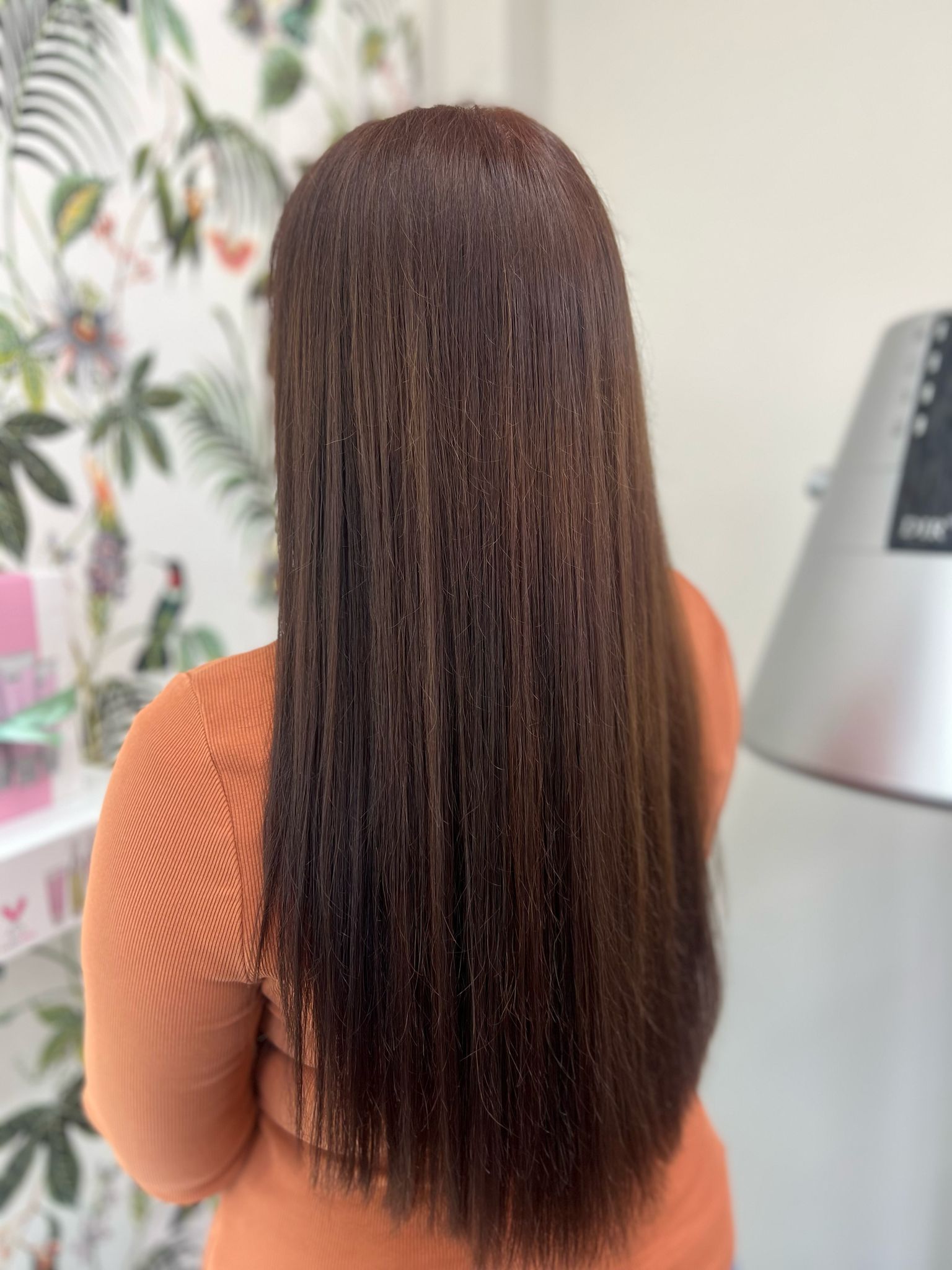 Root colour and smooth blowdry